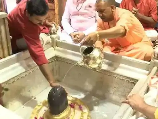 CM योगी: 89 बार बाबा विश्वनाथ के दरबार में लगा चुके हैं हाजिरी